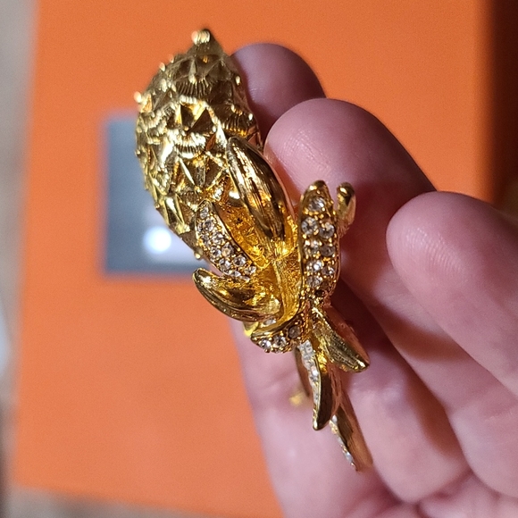 Pineapple 🍍 Anyone?? KJL Kenneth Jay Lane and BAUBLEBAR Combo! Brooch & Ears! - Picture 9 of 15